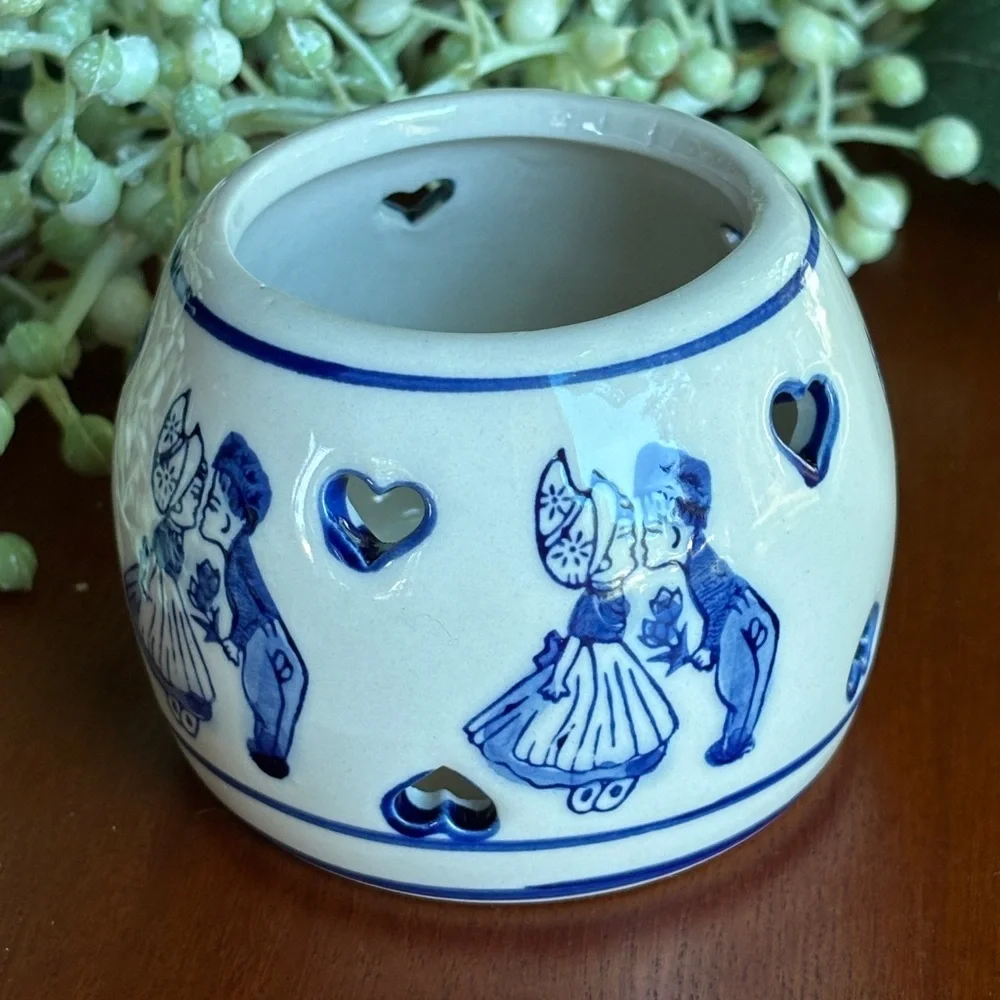 Delft Blue Candle Holder Boy Girl Kissing Holland Dutch Vintage